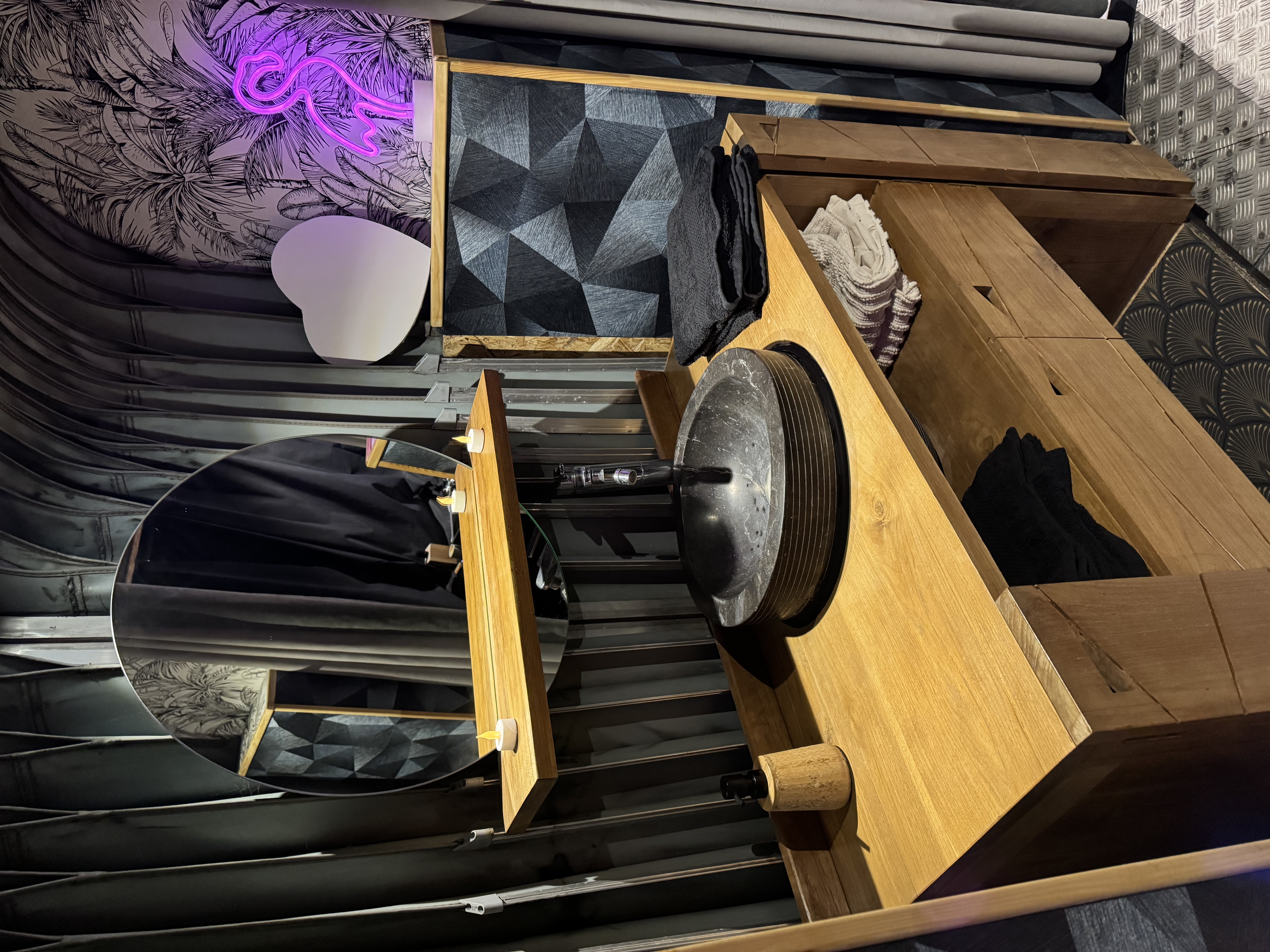 Salle de bain privative du Bus Insolite